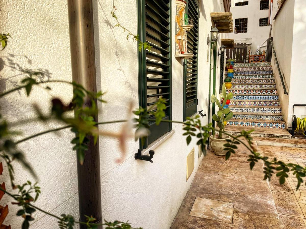 Baglio Reale Apartments Palermo Bagian luar foto