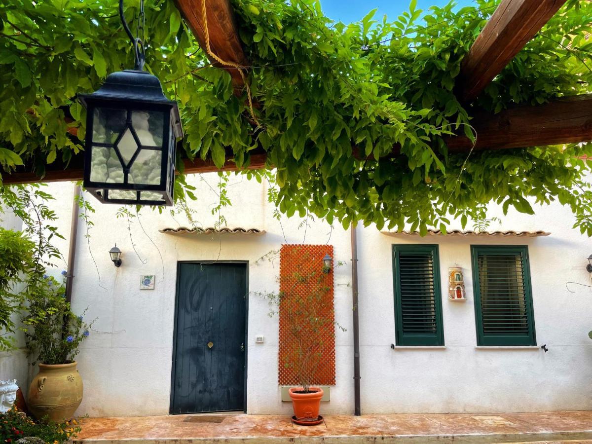 Baglio Reale Apartments Palermo Bagian luar foto