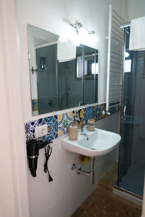 Baglio Reale Apartments Palermo Bagian luar foto