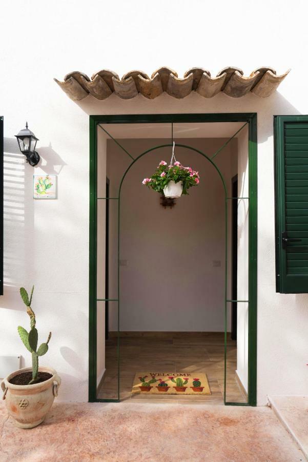 Baglio Reale Apartments Palermo Bagian luar foto